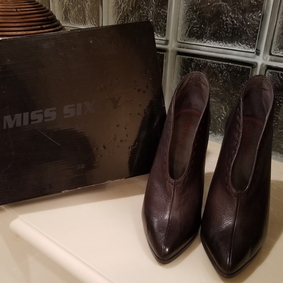 brown leather shooties